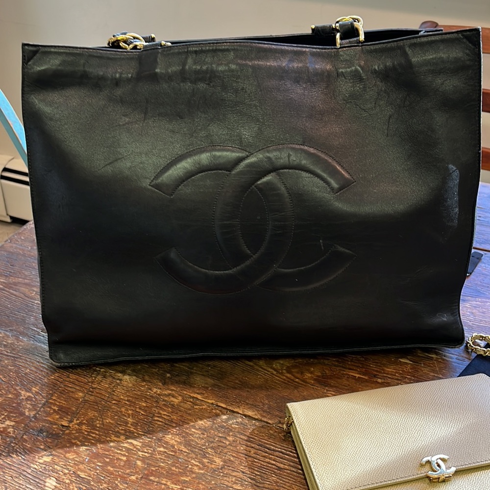 Authentic Chanel Vintage CC Chunky Chain Calfskin XL Tote 24K Gold Hardware